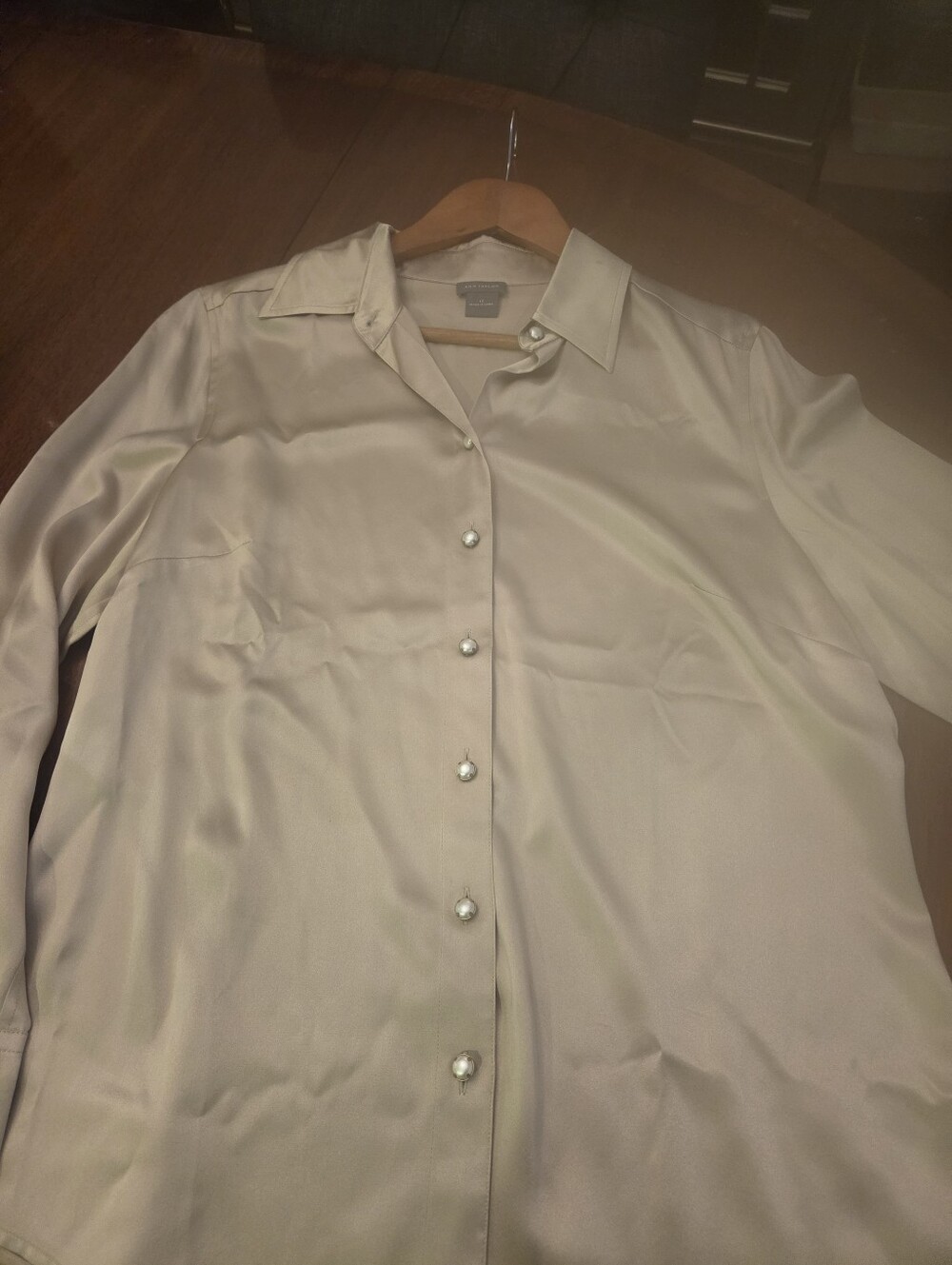 Ann Taylor 100% silk button down blouse - Picture 7 of 8